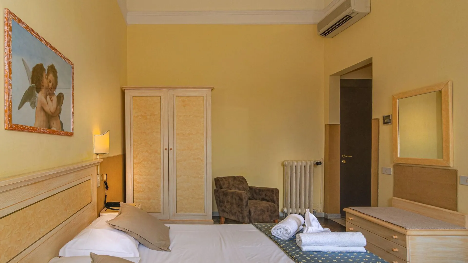 Hotel Arcangelo Viareggio 3*,  Italy